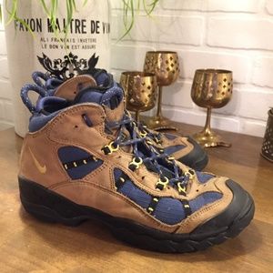 nike trail hiking shoes